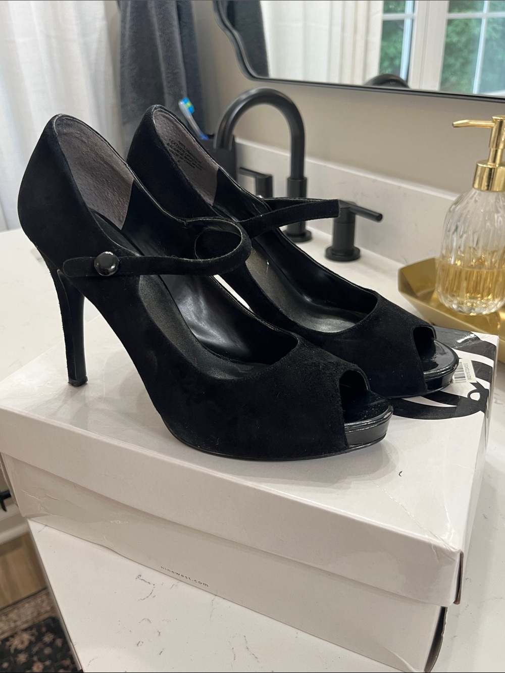 Nine West Women's Black Suede Peep-Toe Mary Jane Heels size 7